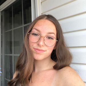 Meet your Posher, Lea